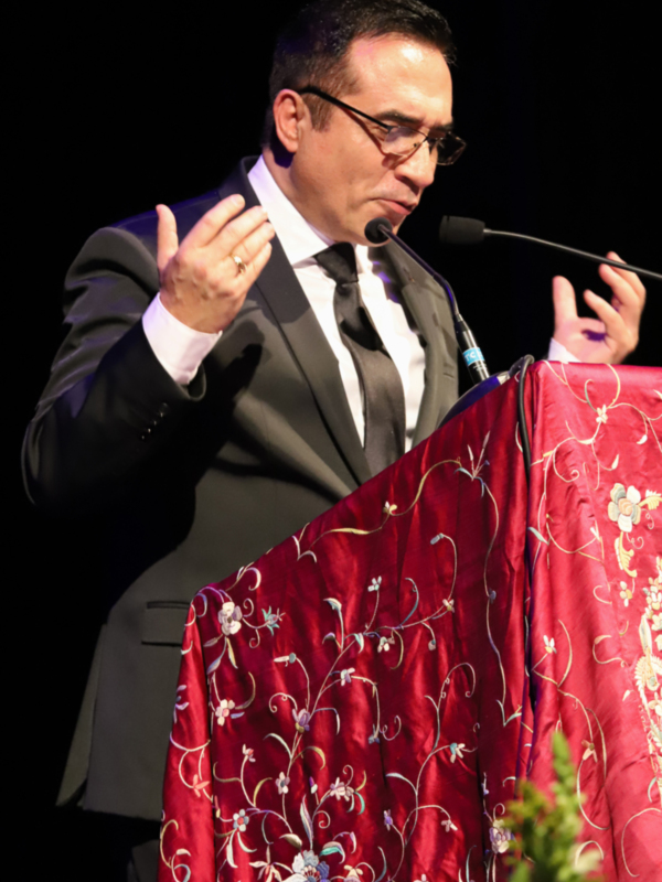 Antonio Montiel arrasa con su XLIV Edición de la Exaltación de la  Mantilla