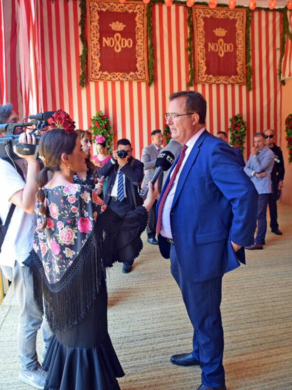  Los Artista de cultura también estuvieron en la recepción en la caseta de fiestas mayores  de la Feria de Sevilla 
