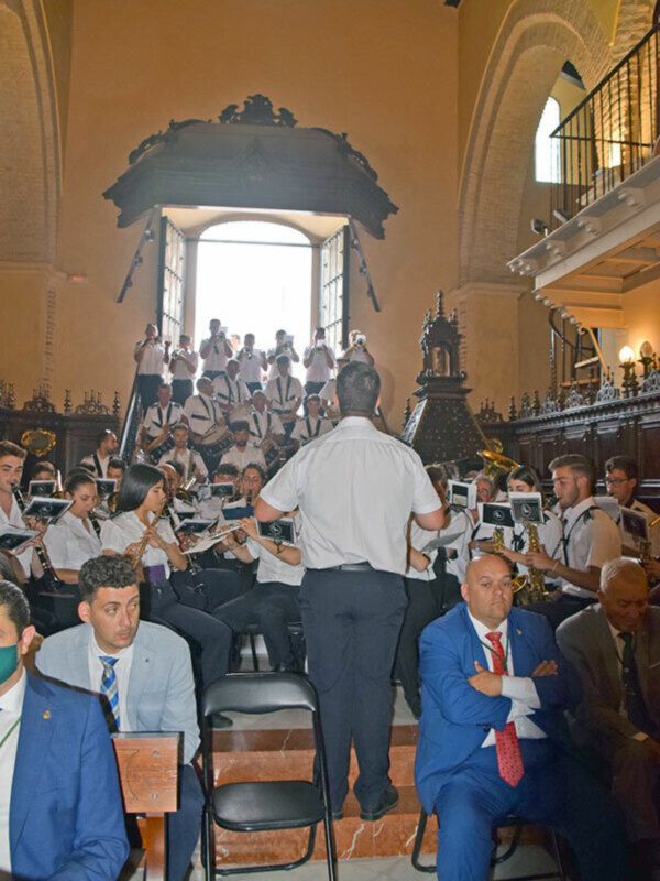 Manuel Gregorio Velasco González divulgó la XXIV Exaltación de la Santa Cruz de Alcalá del Río  