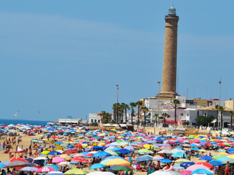 Buen comienzo de verano en Chipiona con playas hasta la bandera