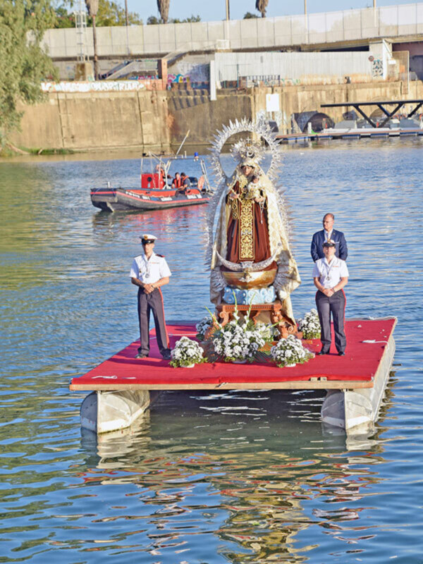 XII Procesión fluvial de la Virgen del Carmen del Puente de Triana