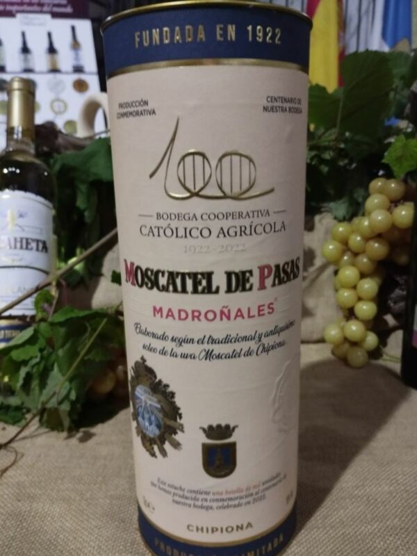 Presentada la edición especial del moscatel de pasas de la Cooperativa Católico Agrícola por su Centenario y la visita de la Virgen de Regla