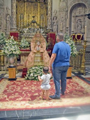 La Patrona de la Archidiócesis de Sevilla estuvo en veneración de los fieles los días 4 y 5 de agosto en la Capilla Real de la Catedral