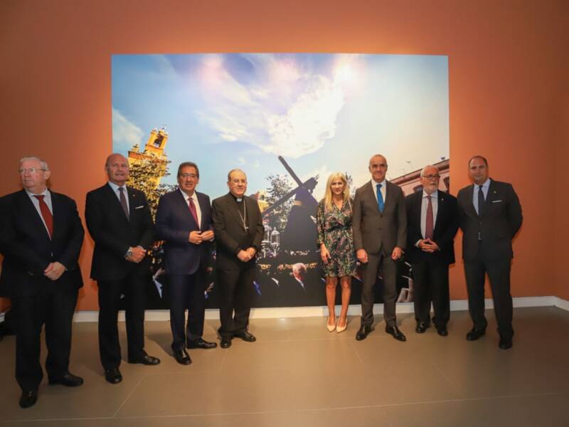 Inauguración de la exposición 'Dios en la ciudad. Santa Misión del Señor del Gran Poder en Tres Barrios-Amate'