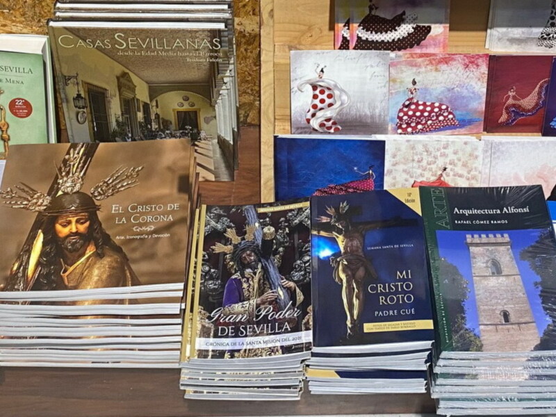Mi Cristo Roto del padre Cué distribuido ya en todas las librerías de España como regalo ideal de Navidades y Reyes