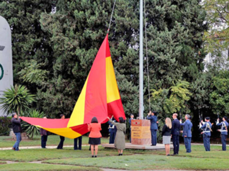 Izado Solemne de Bandera en Tablada de Sevilla en reconocimiento a la Dirección Regional Sur de Enaire
