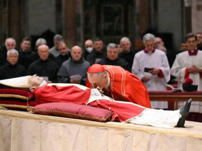 La Catedral de Sevilla acogerá una misa funeral por el Papa emérito Benedicto XVI