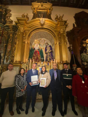 La Corporación nazarena de Alcalá del Río como organismo publico a la defensa de la infancia ha homenajeado a la Fundación “TAS”
