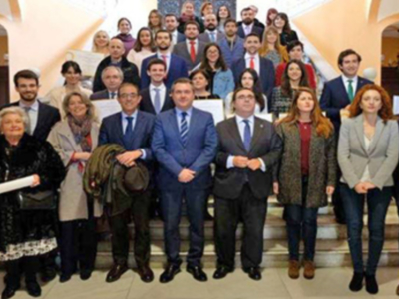 El Ayuntamiento de Sevilla entrega los Premios a los Mejores Expedientes Académicos