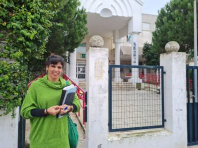 Primer día de Teresa Rodríguez en su instituto público tras cumplir con el compromiso de 8 años de diputada
