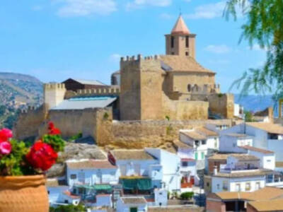 Historia y gastronomía en Jabugo, en forma en la playas de Cádiz y baile en la Feria de Abril, en "Salud al día"