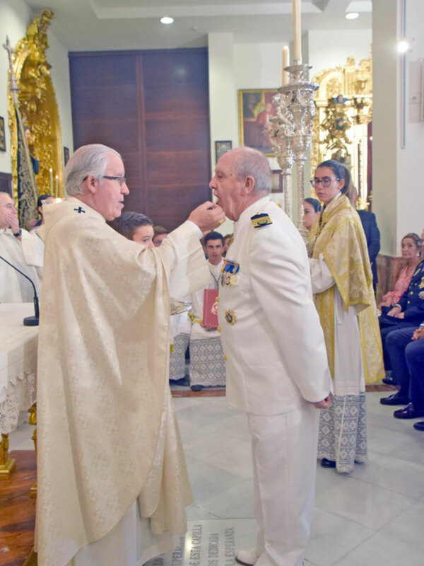Eucaristía en la capilla de los marineros de Triana en la festividad de nuestra señora del Carmen
