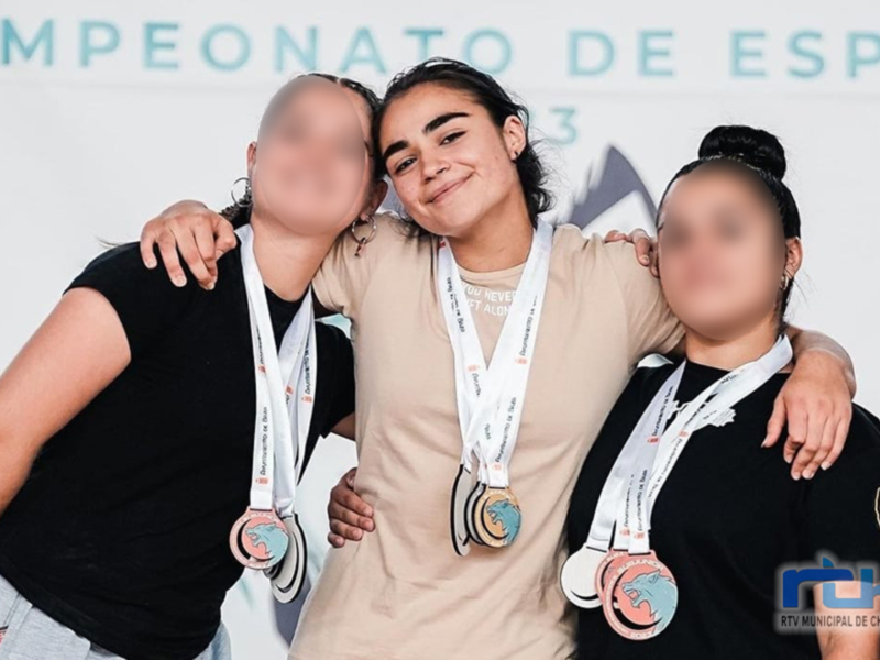 La joven chipionera Ainhoa González se proclama Campeona de España Sub-Junior -69kg de Powerlifting Raw 