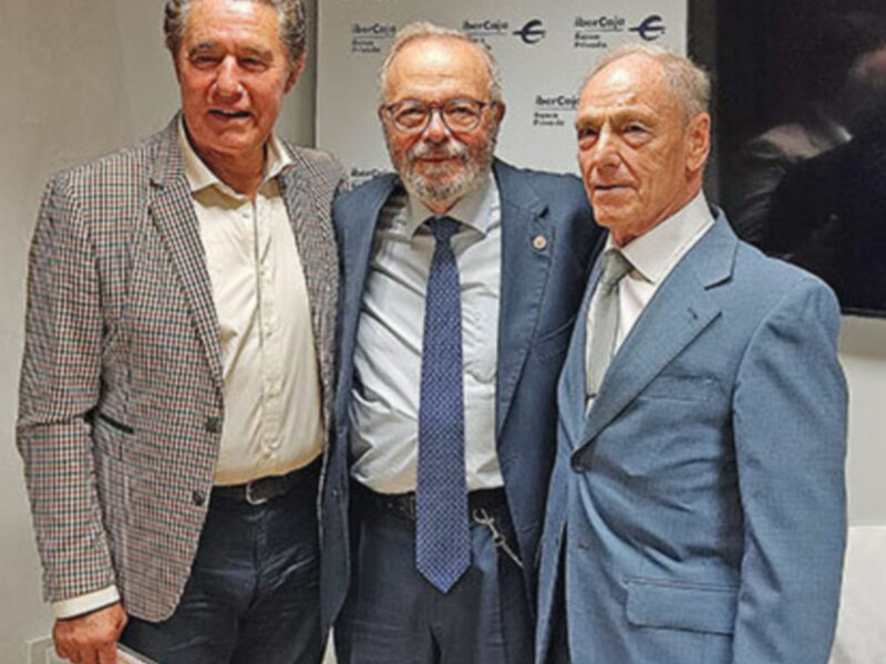 Bajo el Patrocinio de IberCaja, Banca privada y el Ateneo de Triana coloquio taurino por el Dr. Domingo Jiménez Álvarez
