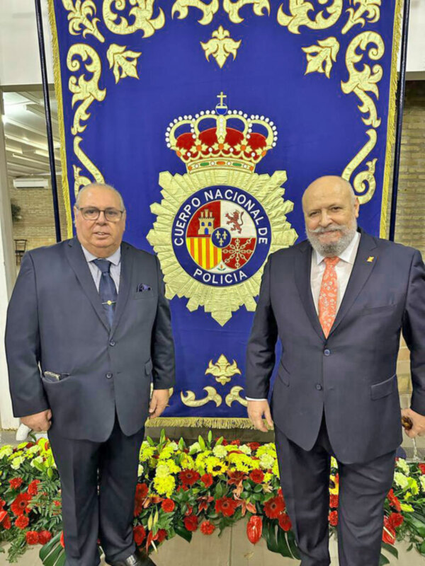 El  director de las relaciones Institucionales del Ateneo de Triana Francisco Molina Toucedo, invitado a la entrega de las medallas conmemorativa a mi