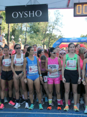 Sevilla con la mara rosa  con fines solidarios