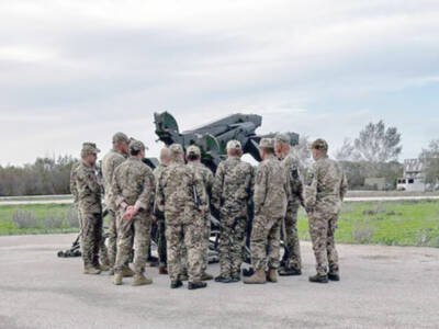 Militares de las Fuerzas Armadas de ucrania recibe curso en Sevilla relacionada con los misiles HAWK.