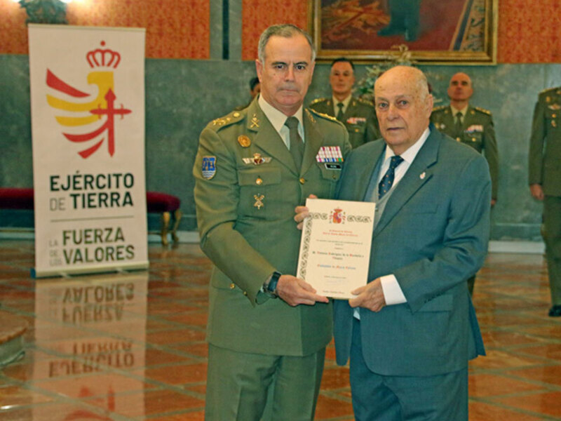 Entrega de nombramiento de dos nuevos Embajadores de la Marca Ejército en Sevilla