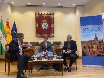 Exitosa presentación de 'Sevilla, la ciudad más amada' primer libro de Jose Joaquin Gallardo Vídeo