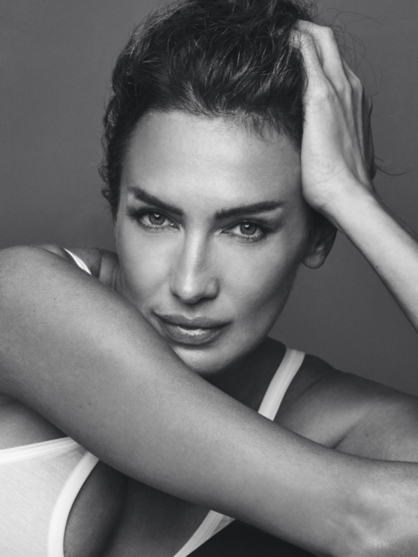    LA MODELO NIEVES ÁLVAREZ,  EMBAJADORA de HONOR DE SIMOF 2024
