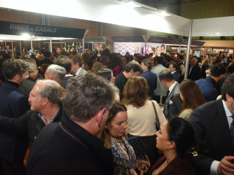 SIMOF 2024 bate todos los récords   con más de 60.000 visitantes  