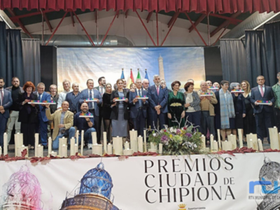 El Ayuntamiento de Chipiona entregó el pasado viernes los Premios Ciudad de Chipiona a los quince galardonados del año