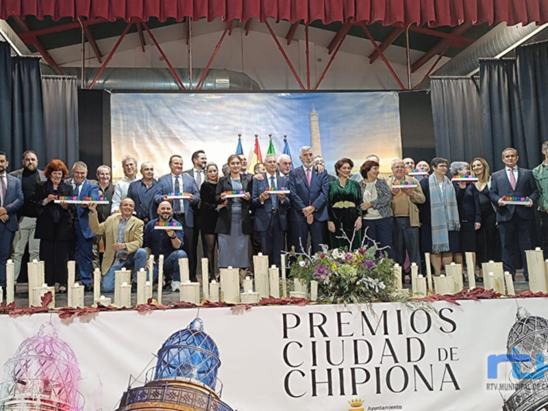 El Ayuntamiento de Chipiona entregó el pasado viernes los Premios Ciudad de Chipiona a los quince galardonados del año