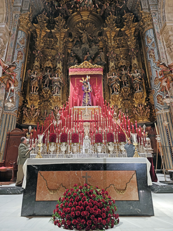 El Arzobispo de Sevilla  José Ángel Saiz presidió la Solemne Función a Jesús de la Pasión en Sevilla