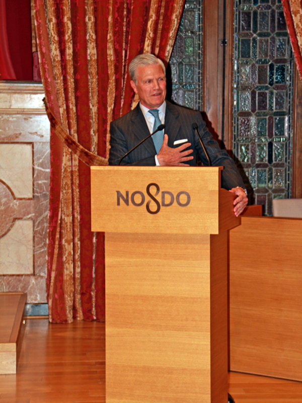 El Salón Colón del consistorio hispalense ha acogido el acto de entrega del VIII premio taurino Ayuntamiento de Sevilla a Juan Antonio Ruiz “Espartaco