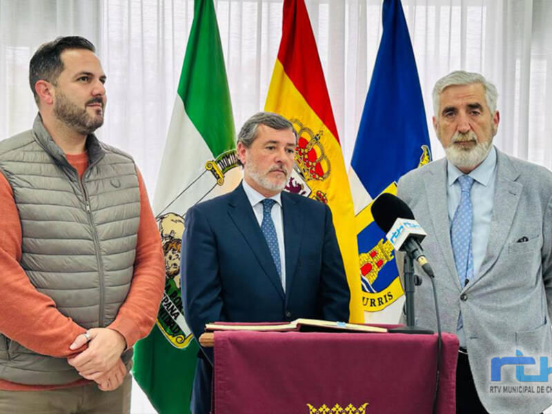 Alfonso Candón visita Chipiona para abordar con el gobierno municipal asuntos sobre inclusión social, juventud, familias e igualdad