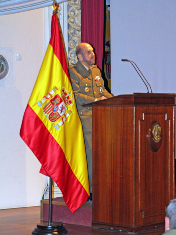 María Fidalgo presento los libros de Artilleria del Coronel Guillermo Frontela