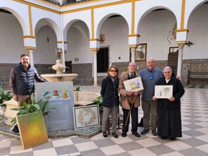   Comienzan a llegar al Convento de San Leandro las más de 300 obras que se exhibirán y pondrán a la venta en “De Corazón”