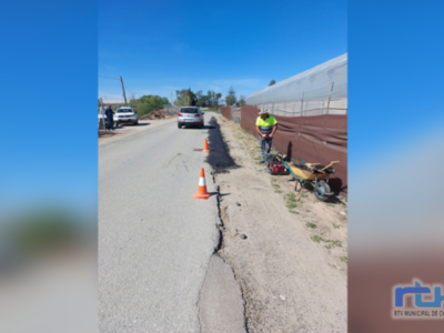Agricultura realiza trabajos de parcheo en el camino de Esparragosa a la espera de la tramitación del expediente para su reasfaltado  