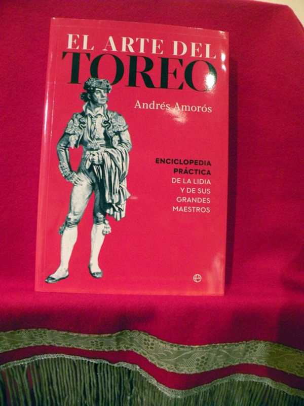 "Andrés Amorós Presenta 'El Arte del Toreo' en la Maestranza, Arropado por Bieito Rubido, Juan José Padilla y José Luque Teruel" 
