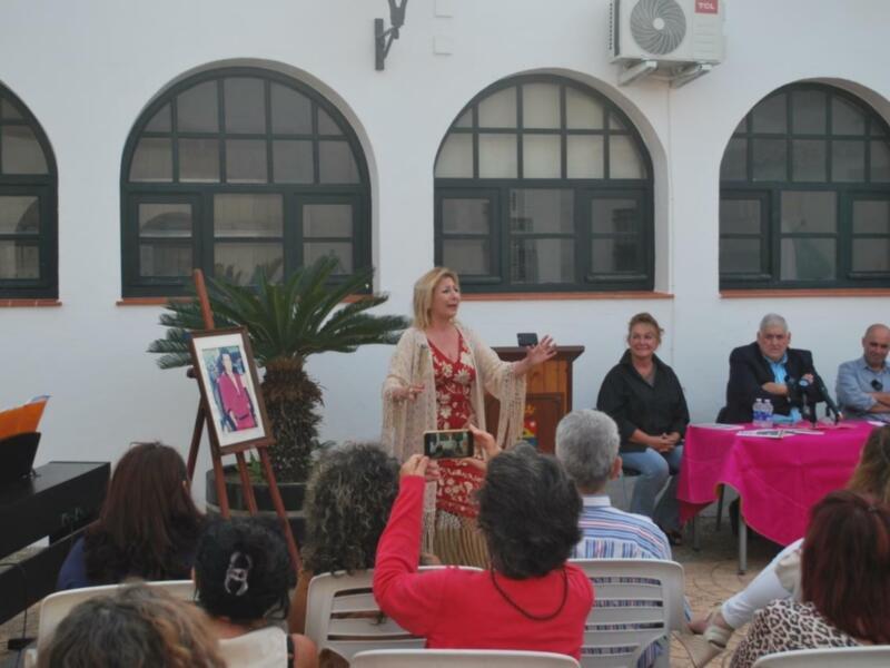Paquirri en primera persona presentado en Barbate con asistencia de muchos familiares directos del torero.