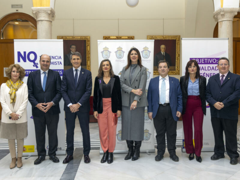 Más de 1.000 profesionales de la abogacía se forman en Sevilla contra la violencia de género
