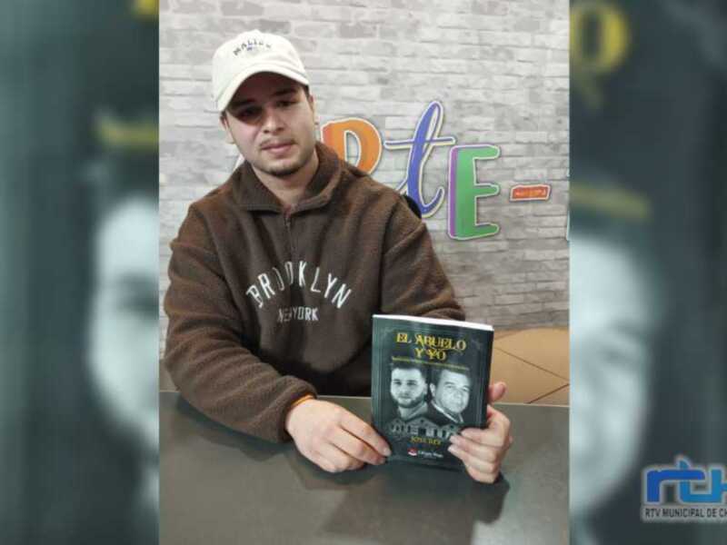 El joven chipionero José Rey publica el libro ‘El abuelo y yo’, sobre la vida y trayectoria de José Mellado Martín