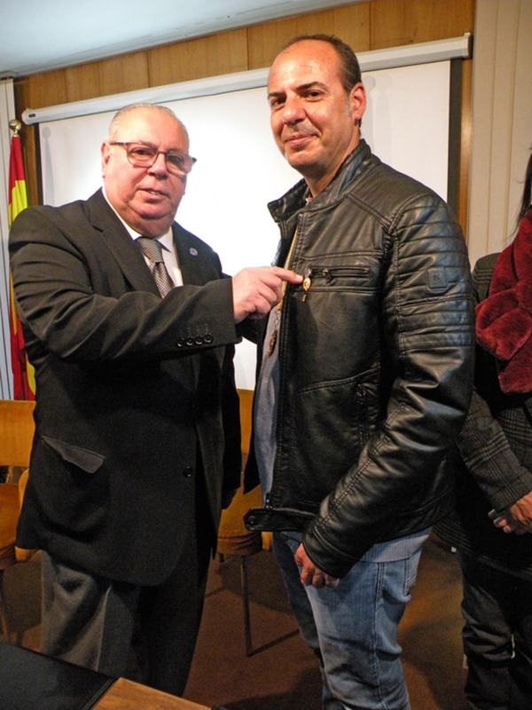 Durante el acto, Don Carlos Valera, presidente del Ateneo de Triana, pronunció un manifiesto en homenaje a esta jornada tan significativa