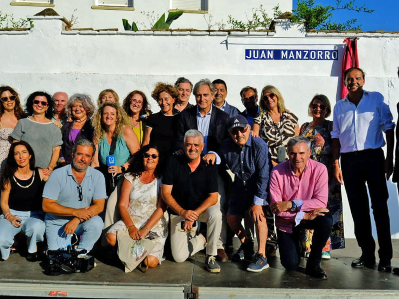 Inaugurada en Cádiz la calle dedicada al periodista de Canal Sur Juan Manzorro