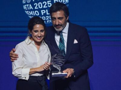 Juan del Val, Premio Planeta 2025, y Ángela Banzas, finalista