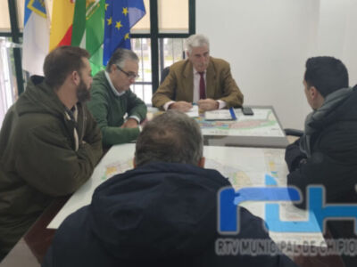 El alcalde de Chipiona analiza con arquitectos y técnicos el avance del proyecto del Parque de las Mascotas