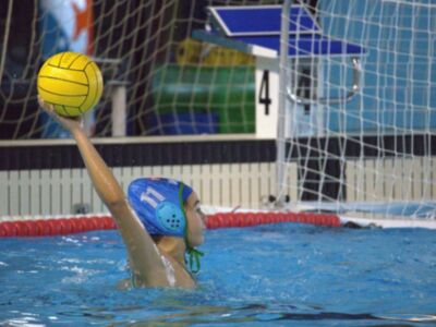 Las chicas del Club Waterpolo Dos Hermanas PQS le dan la bienvenida al nuevo año con derrota 