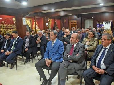  La Hermandad de San Benito acoge la presentación del cartel de la Tertulia Cofrade “El Costero” para la Semana Santa de Sevilla 2026