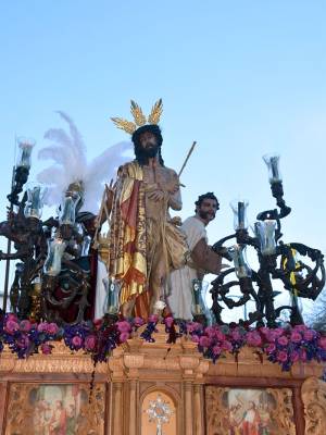  La Hermandad de la Piedad y Salud y Esperanza de Sevilla,recorre San Lázaro en una intensa jornada de fe por el Día de Andalucía