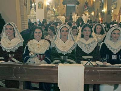 "La Real, Muy Antigua e Ilustre Hermandad del Santo Entierro mantiene viva la tradición del Viernes Santo en Alcalá del Río"