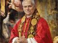 Primer aniversario del pontificado de León XIV con sello, libros y su visita a España.