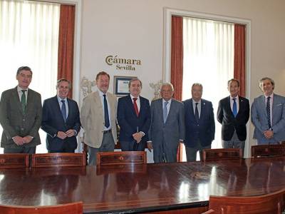 La Asociación de Hoteles y la Cámara de Comercio refuerzan la cooperación para impulsar el turismo en Sevilla 