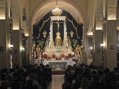 El altar de cultos mayores de la Hermandad,de Vera-cruz de Alcalá del Rio patrimonio, simbolismo y devoción en torno a los Sagrados Titulares