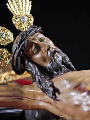La devoción y la tradición marcan los cultos de la Vera-Cruz en Alcalá del Río 