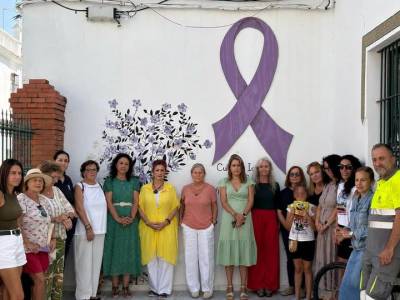 Chipiona recuerda con un minuto de silencio a las 31 mujeres fallecidas en lo que va de año a causa de la violencia de género